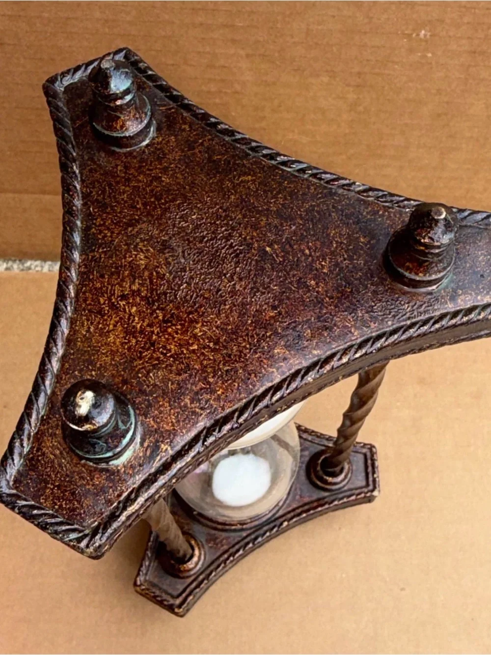 Antique-Style Brown Sand Hourglass E2